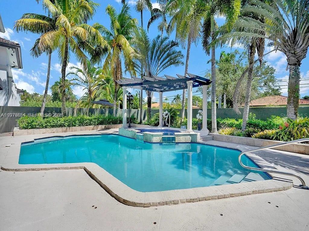 15945 NW 82nd Ct, Miami Lakes FL 33016