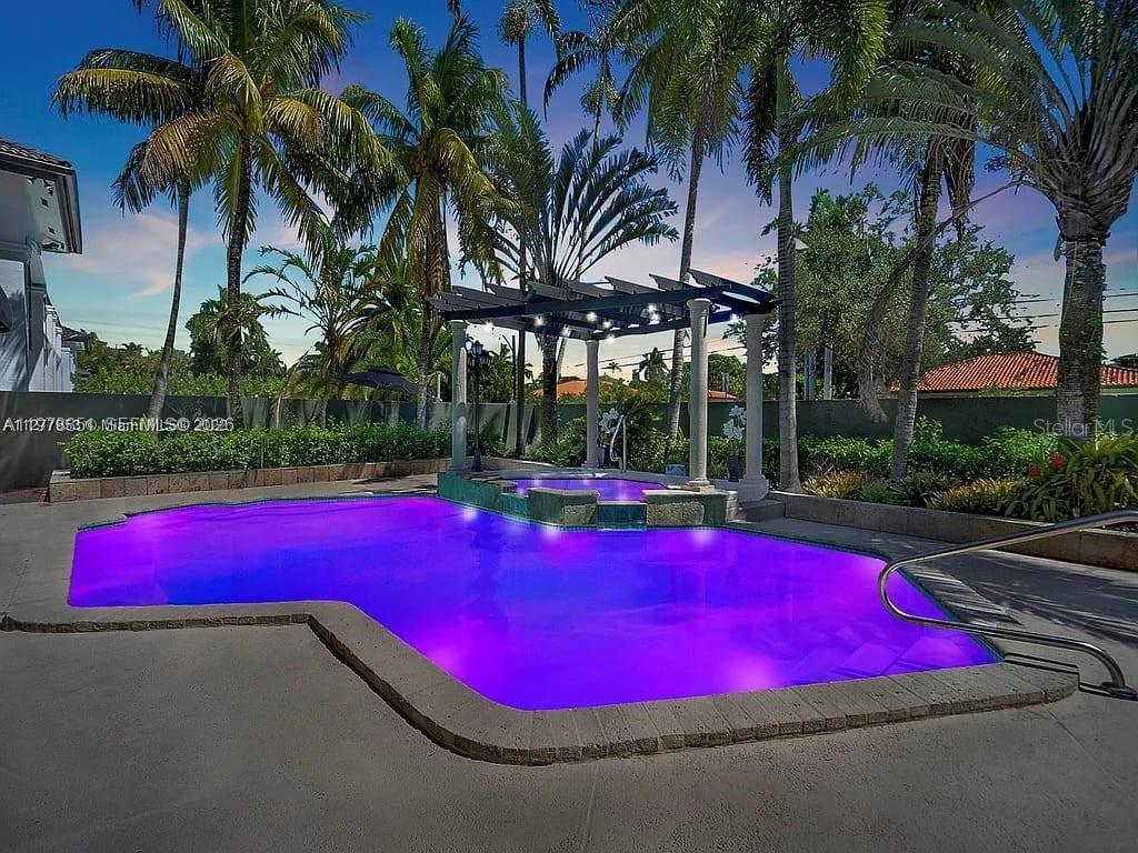 15945 NW 82nd Ct, Miami Lakes FL 33016