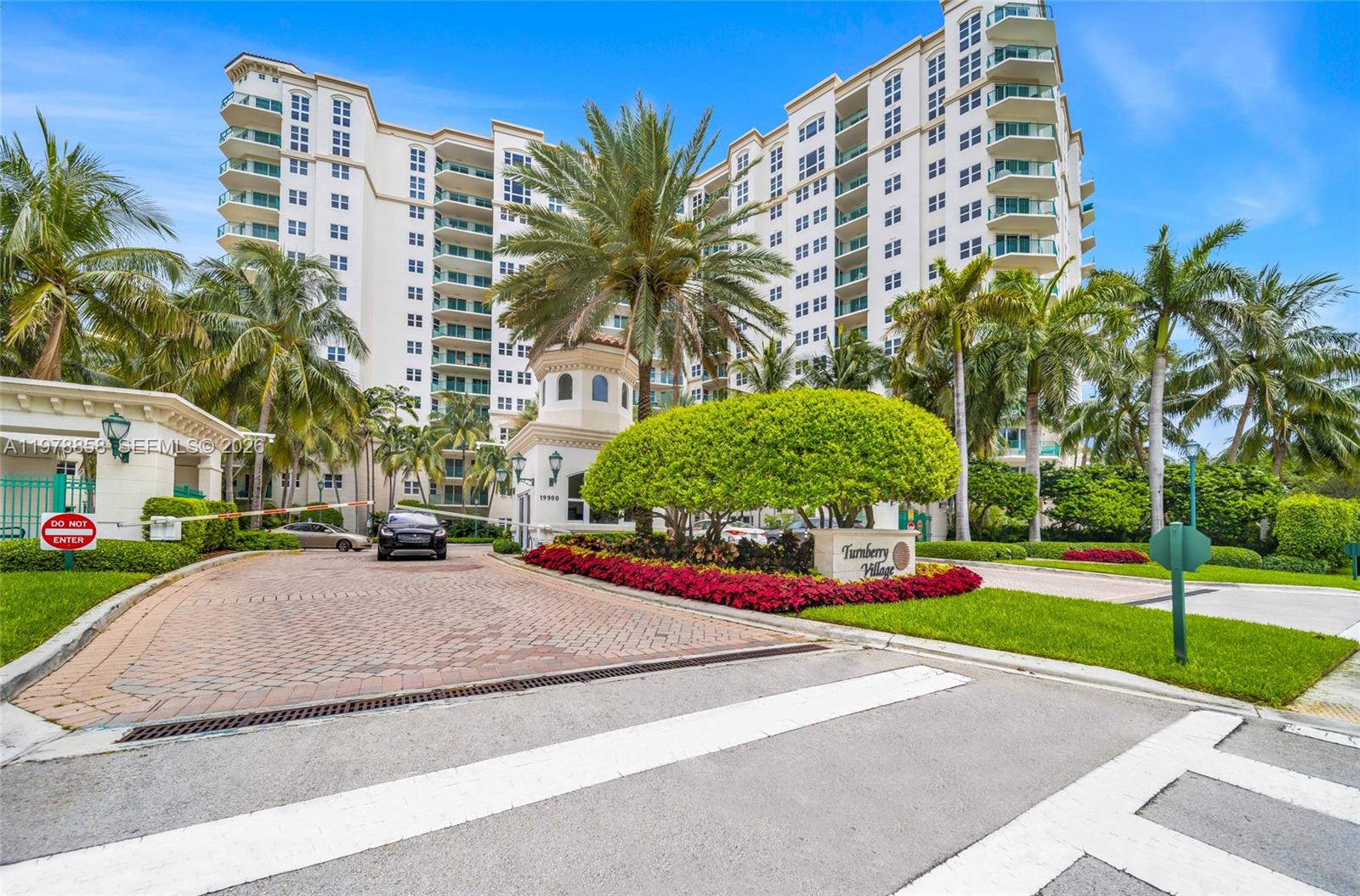 20000 E Country Club Dr #311, Aventura FL 33180