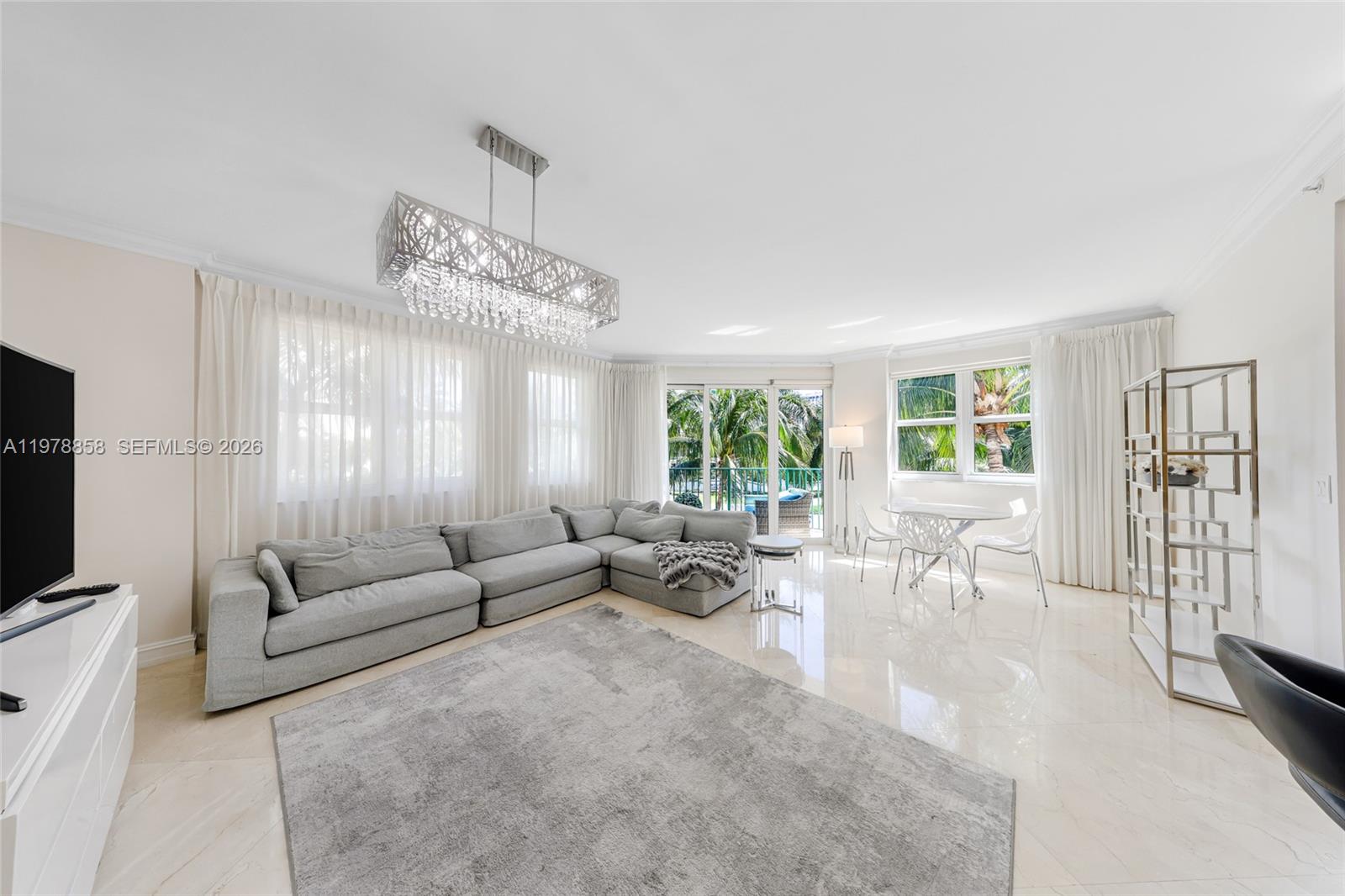 20000 E Country Club Dr #311, Aventura FL 33180