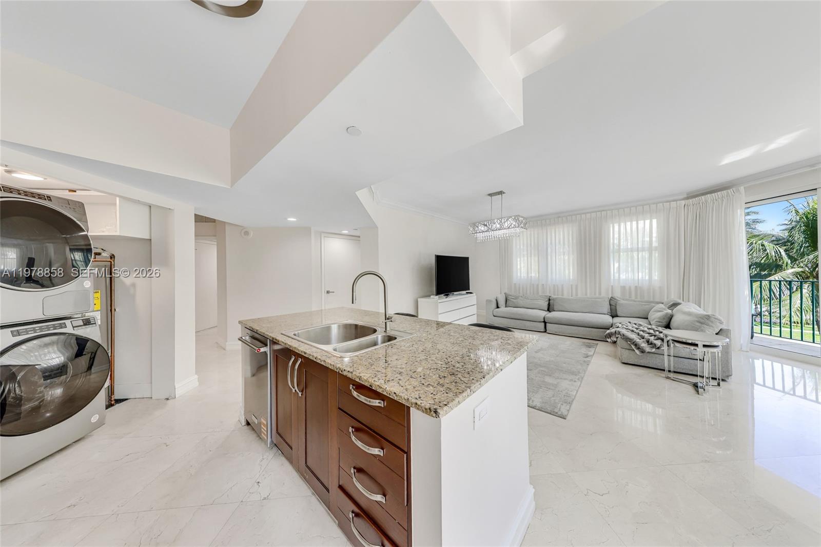 20000 E Country Club Dr #311, Aventura FL 33180