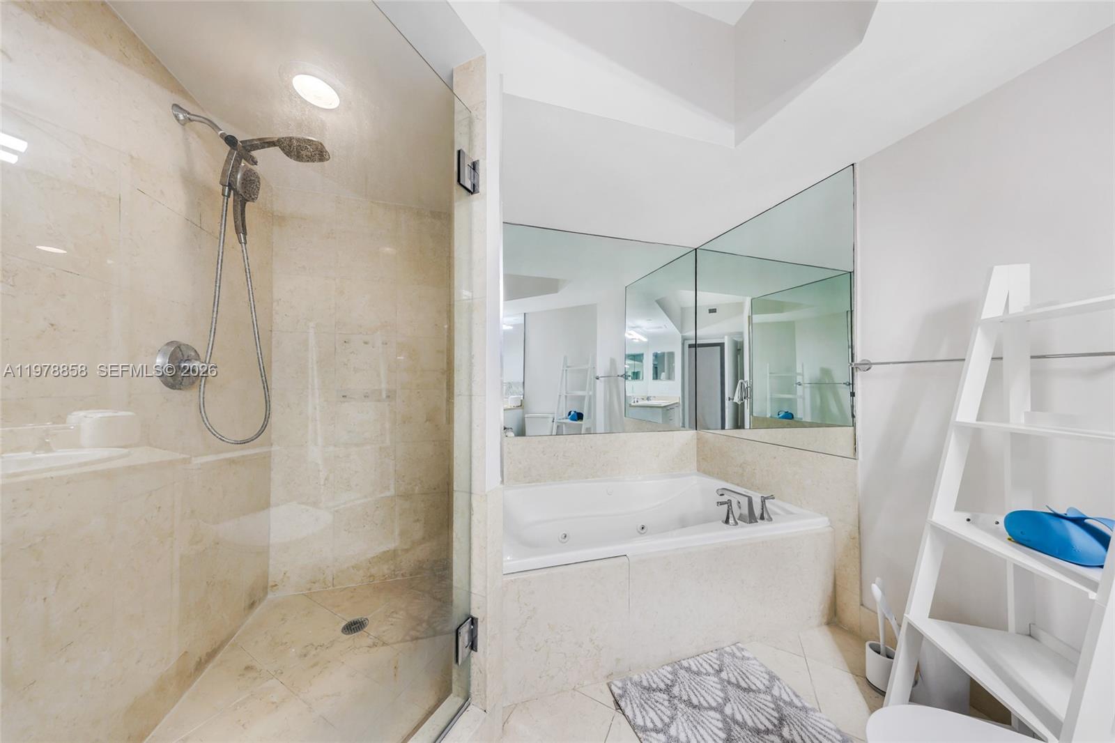 20000 E Country Club Dr #311, Aventura FL 33180