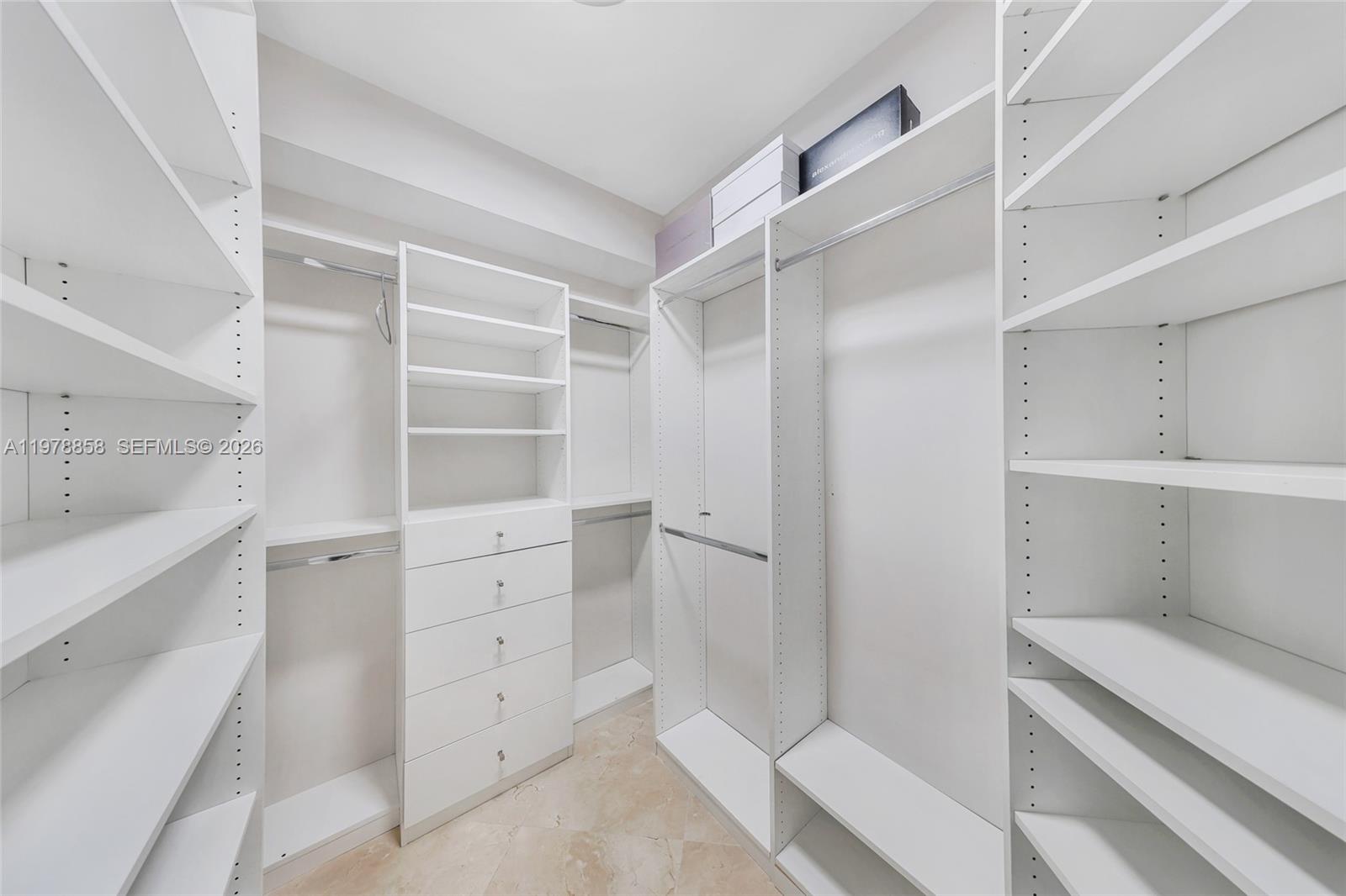 20000 E Country Club Dr #311, Aventura FL 33180