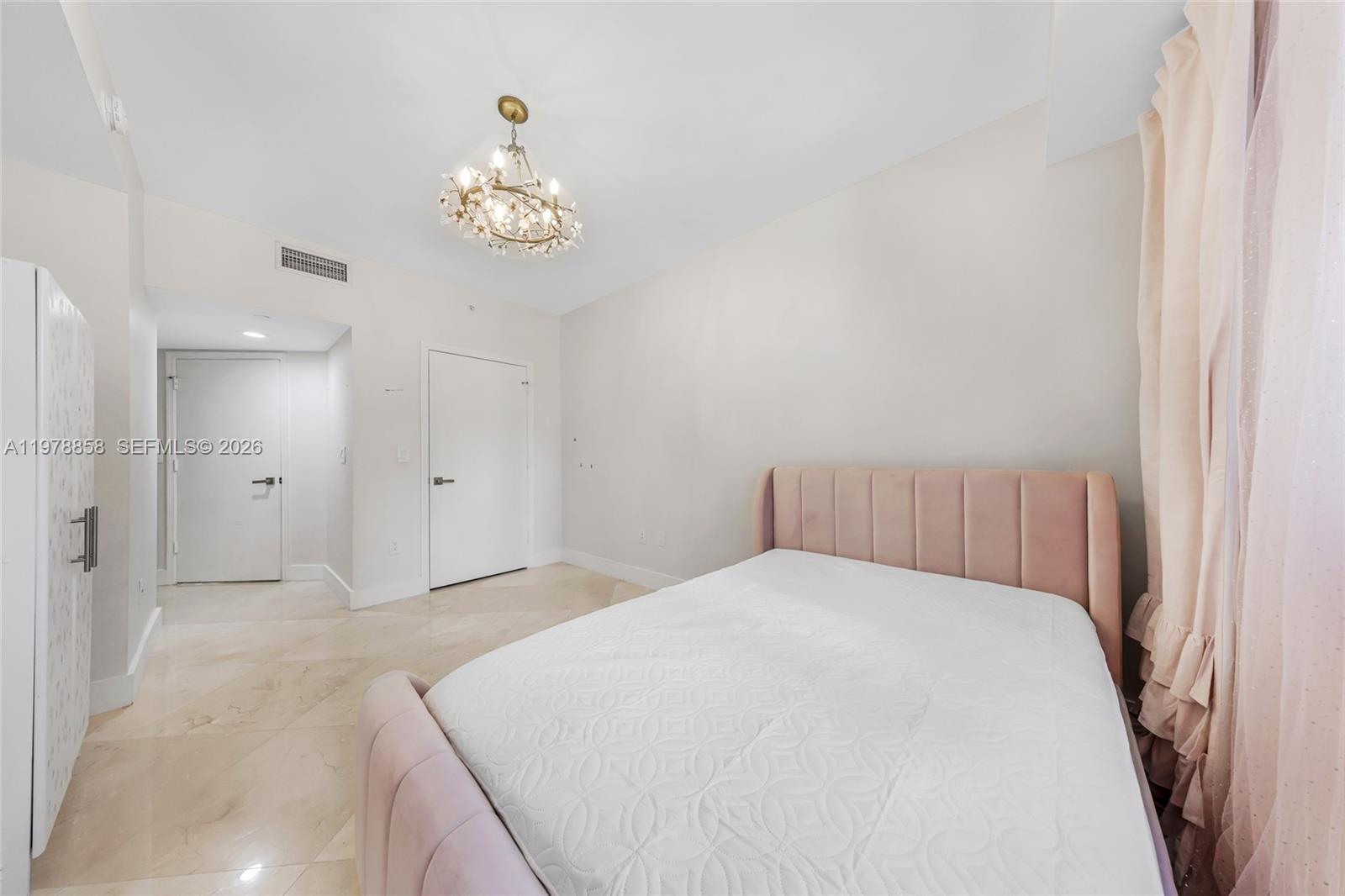 20000 E Country Club Dr #311, Aventura FL 33180