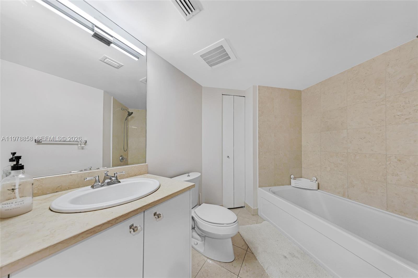 20000 E Country Club Dr #311, Aventura FL 33180