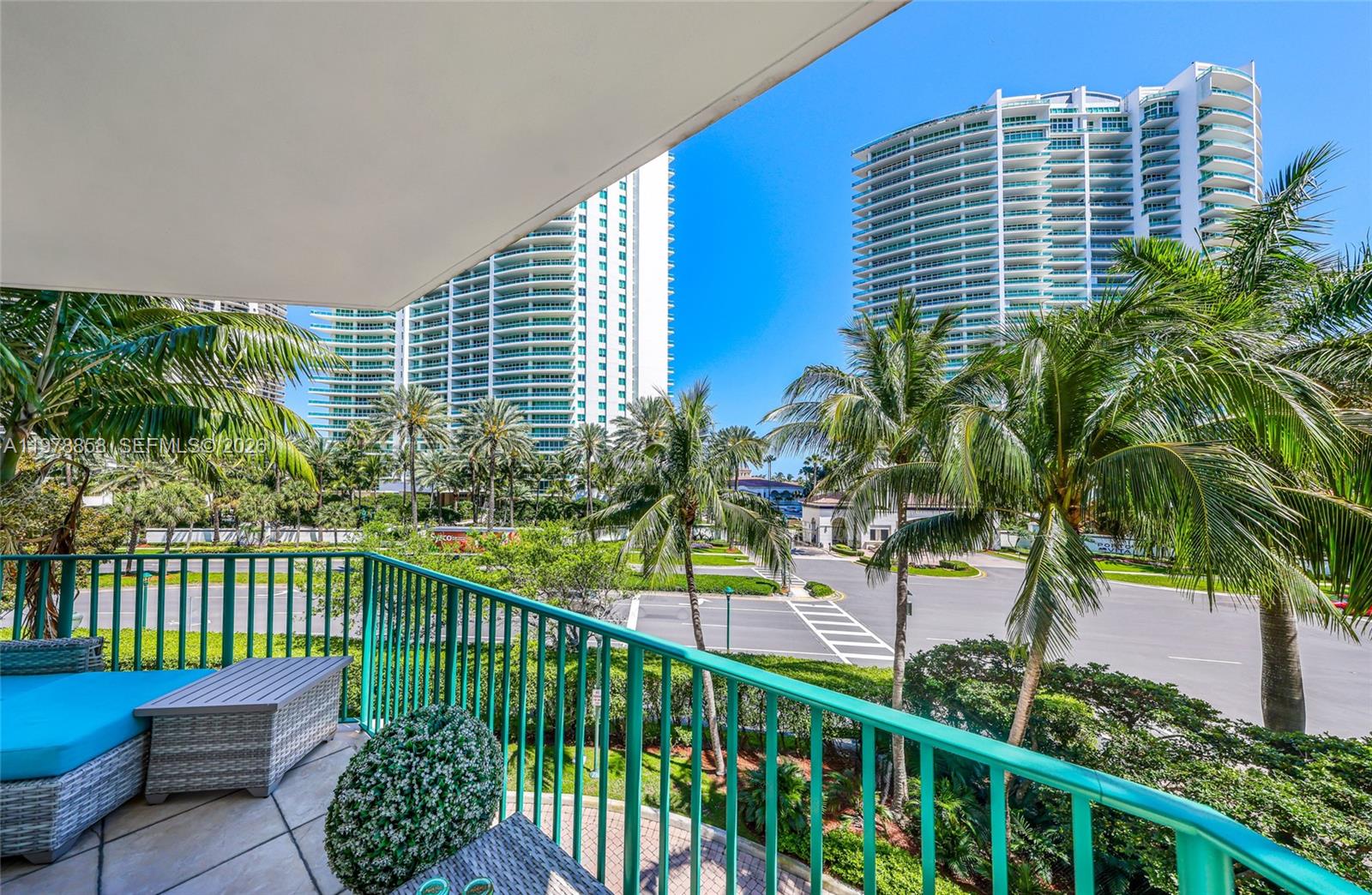 20000 E Country Club Dr #311, Aventura FL 33180