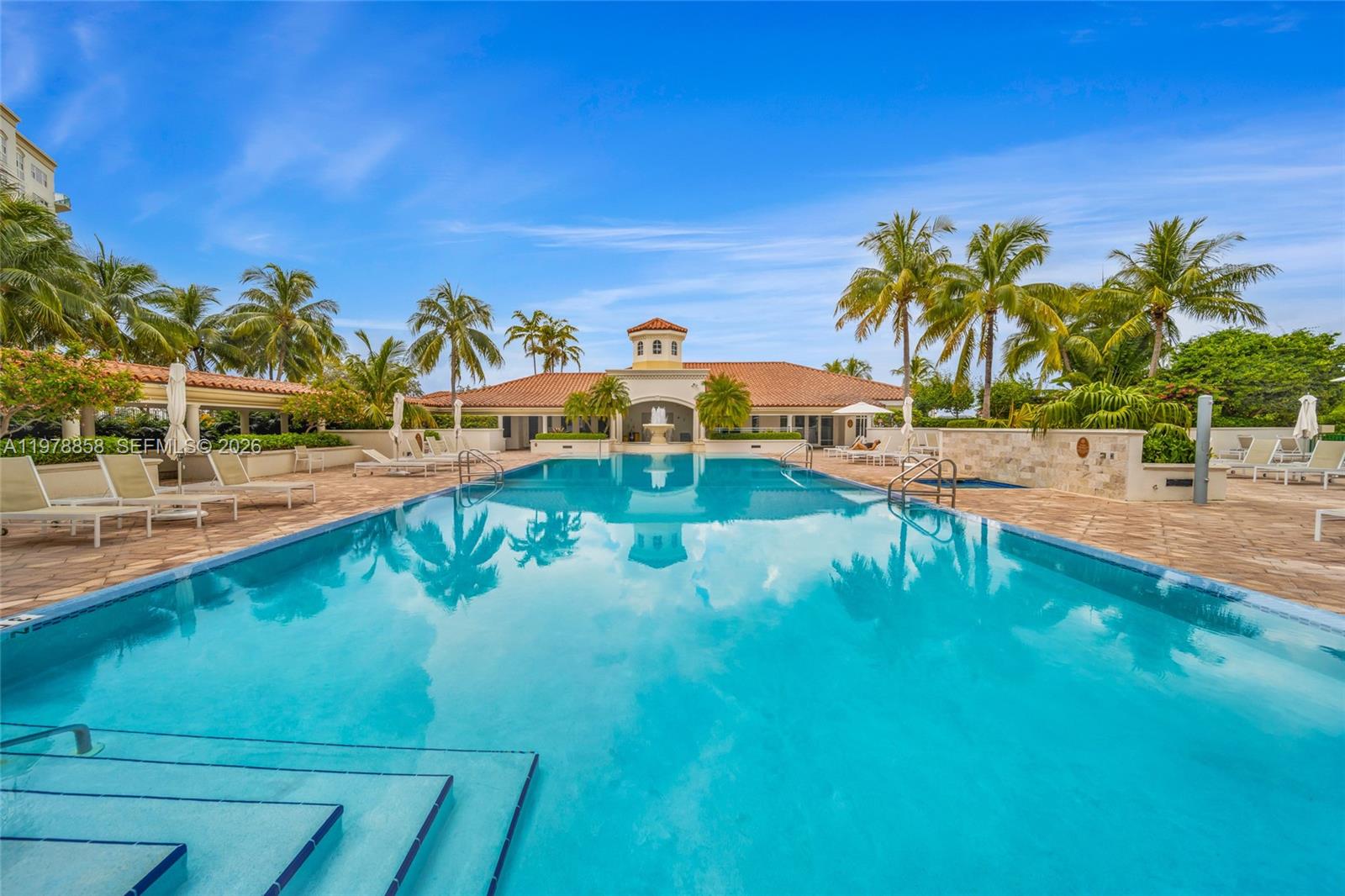 20000 E Country Club Dr #311, Aventura FL 33180