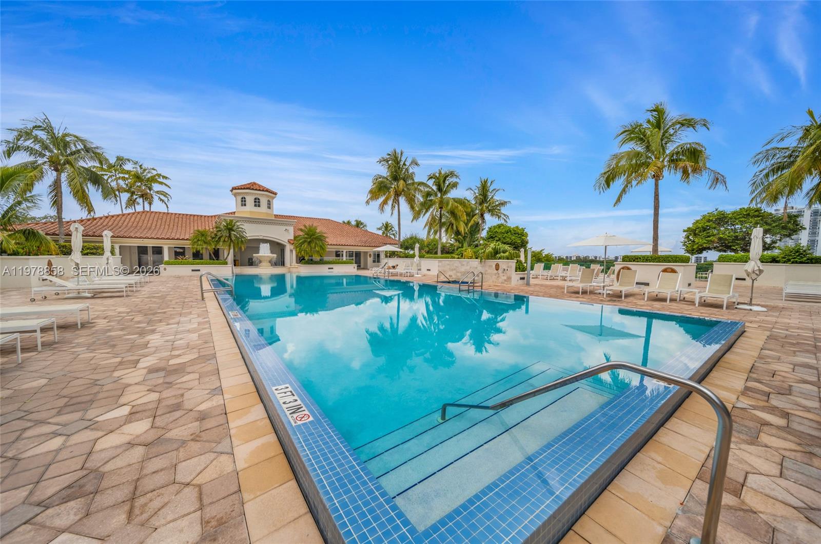20000 E Country Club Dr #311, Aventura FL 33180