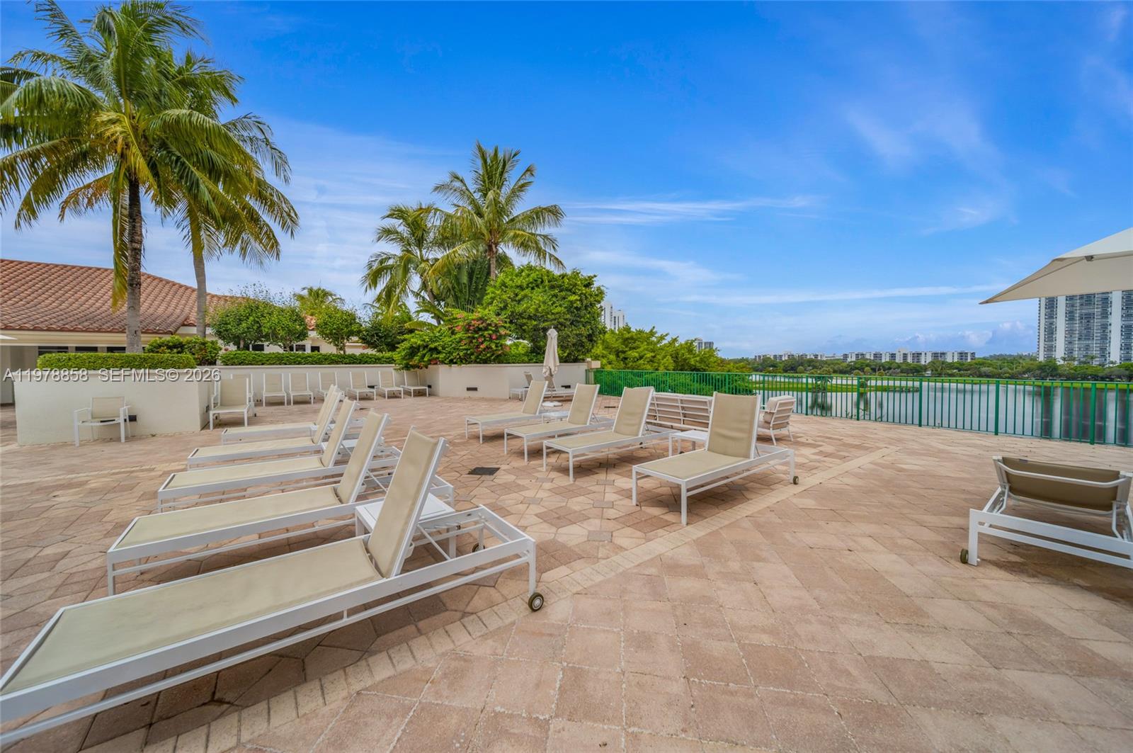 20000 E Country Club Dr #311, Aventura FL 33180