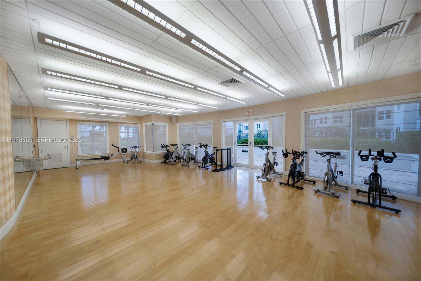 20000 E Country Club Dr #311, Aventura FL 33180