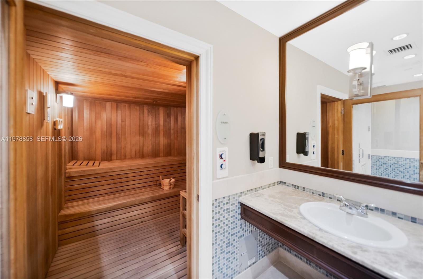 20000 E Country Club Dr #311, Aventura FL 33180