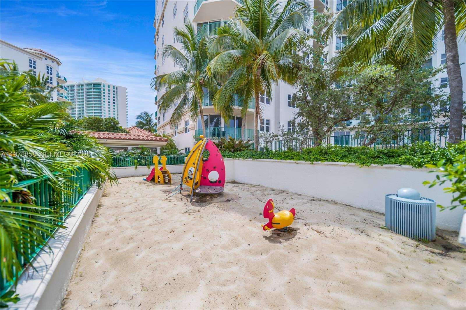 20000 E Country Club Dr #311, Aventura FL 33180