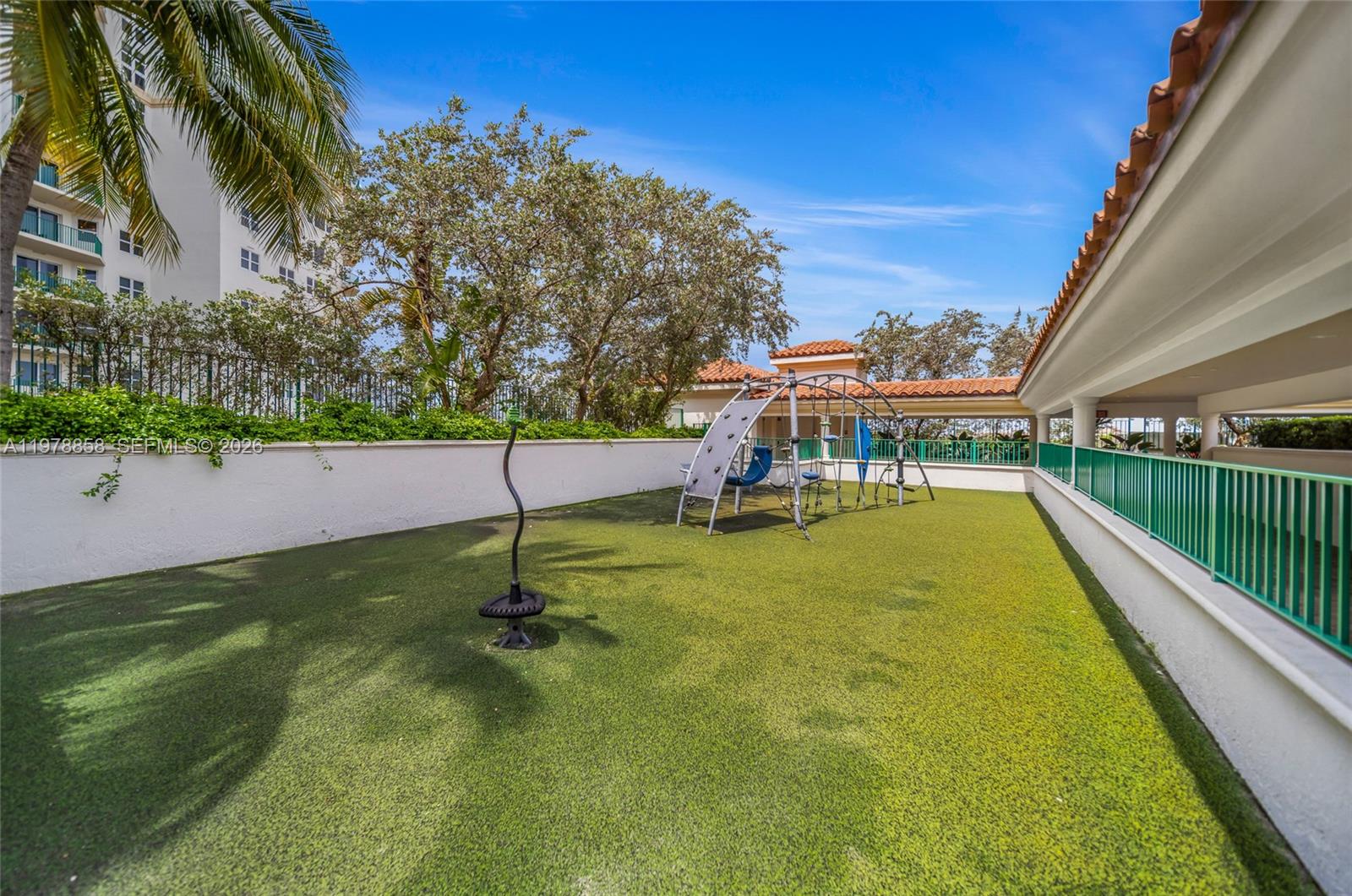 20000 E Country Club Dr #311, Aventura FL 33180