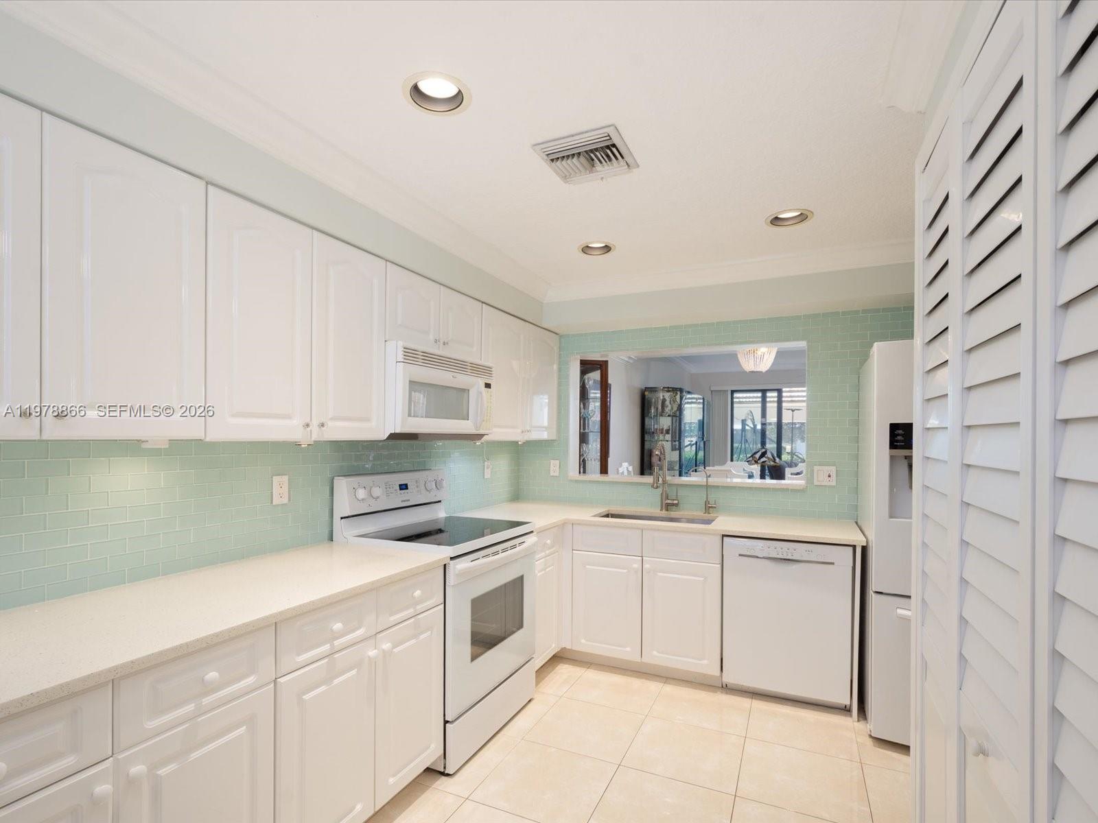 8652 Via Reale #1, Boca Raton FL 33496