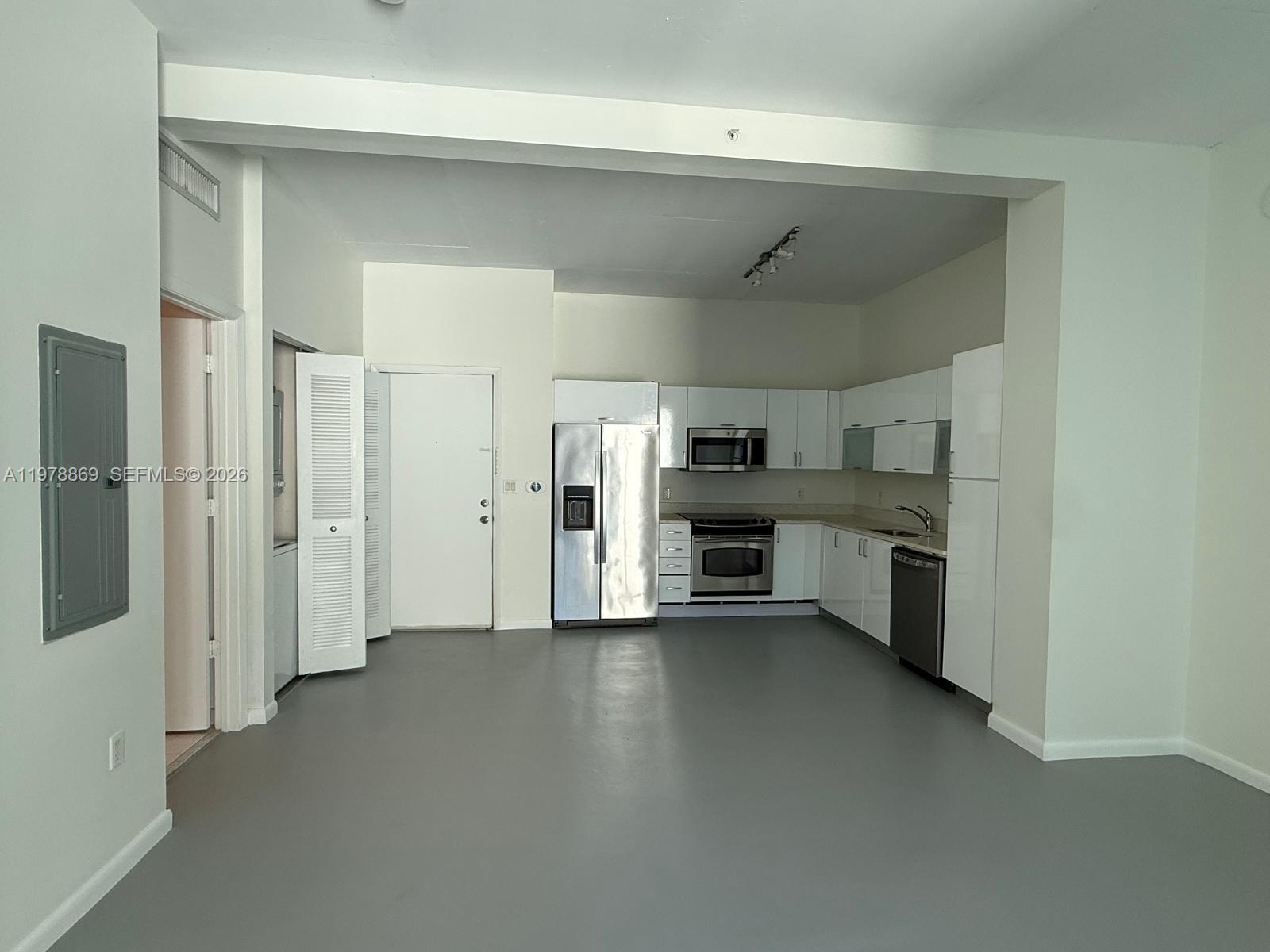 234 NE 3rd St #908, Miami FL 33132