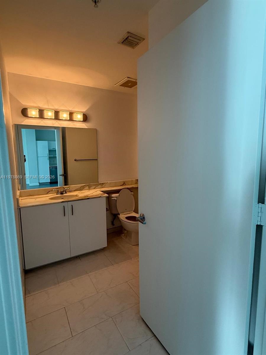 234 NE 3rd St #908, Miami FL 33132