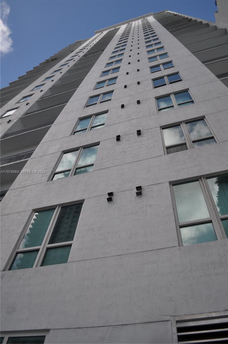 234 NE 3rd St #908, Miami FL 33132