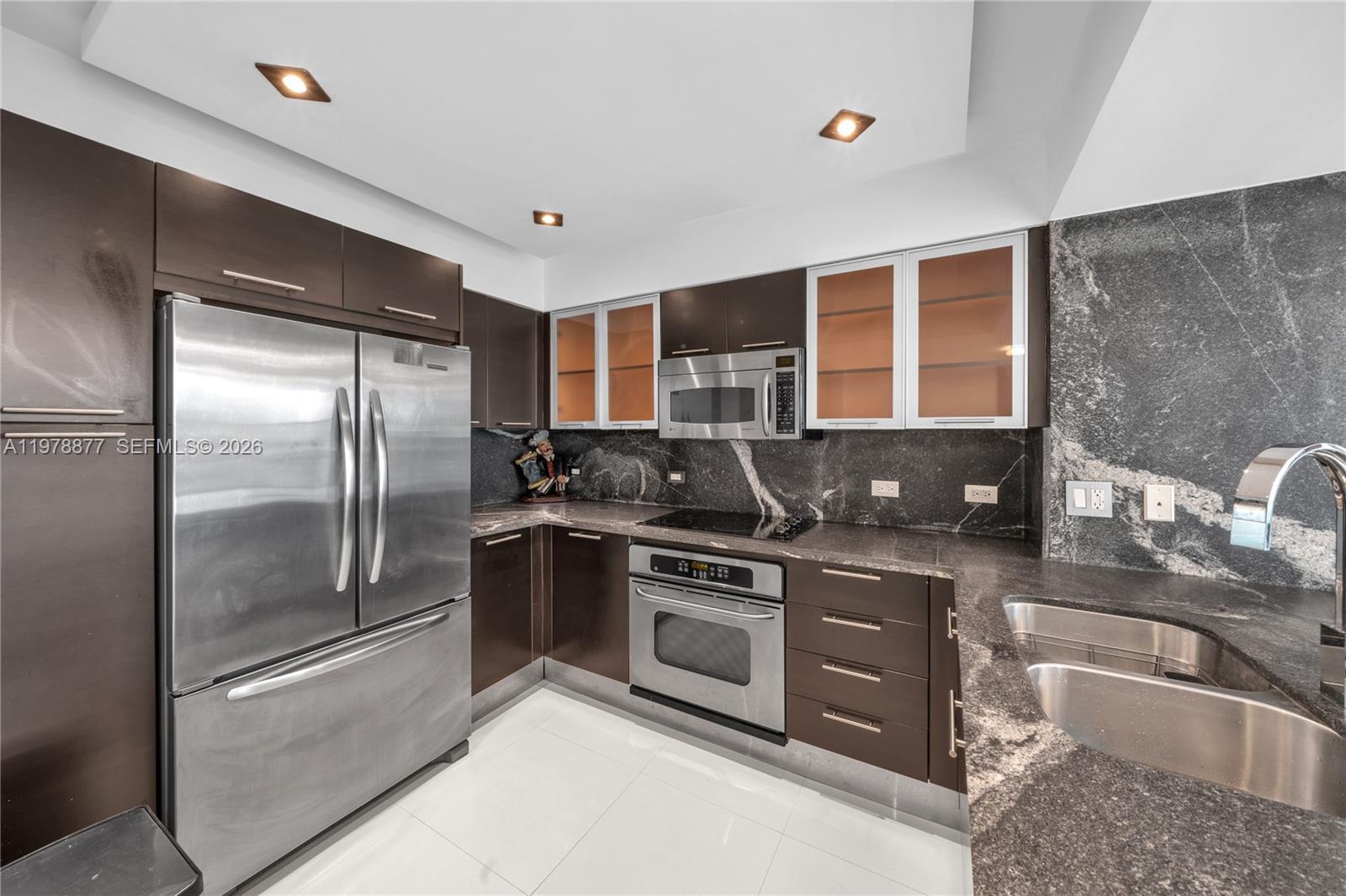 31 SE 5th St #407, Miami FL 33131
