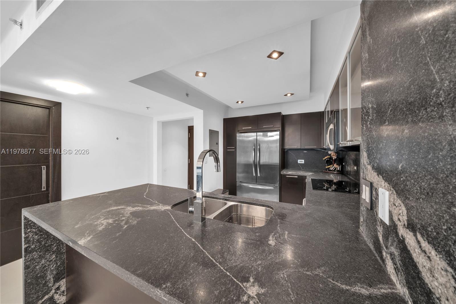 31 SE 5th St #407, Miami FL 33131