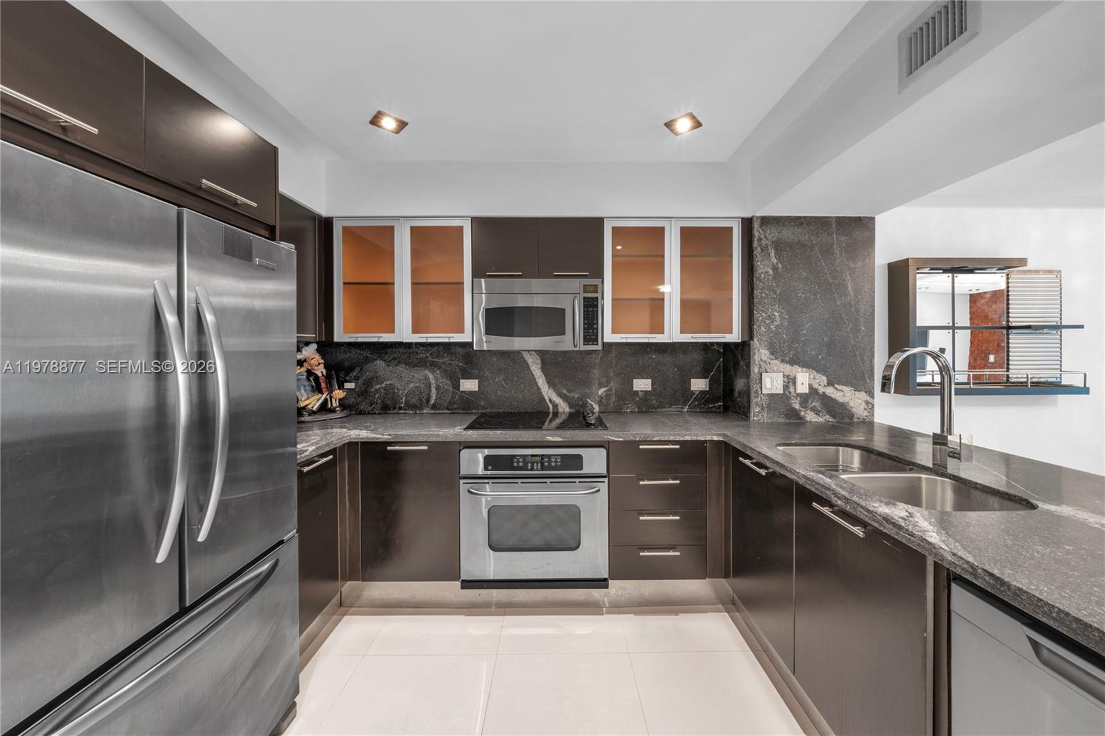 31 SE 5th St #407, Miami FL 33131