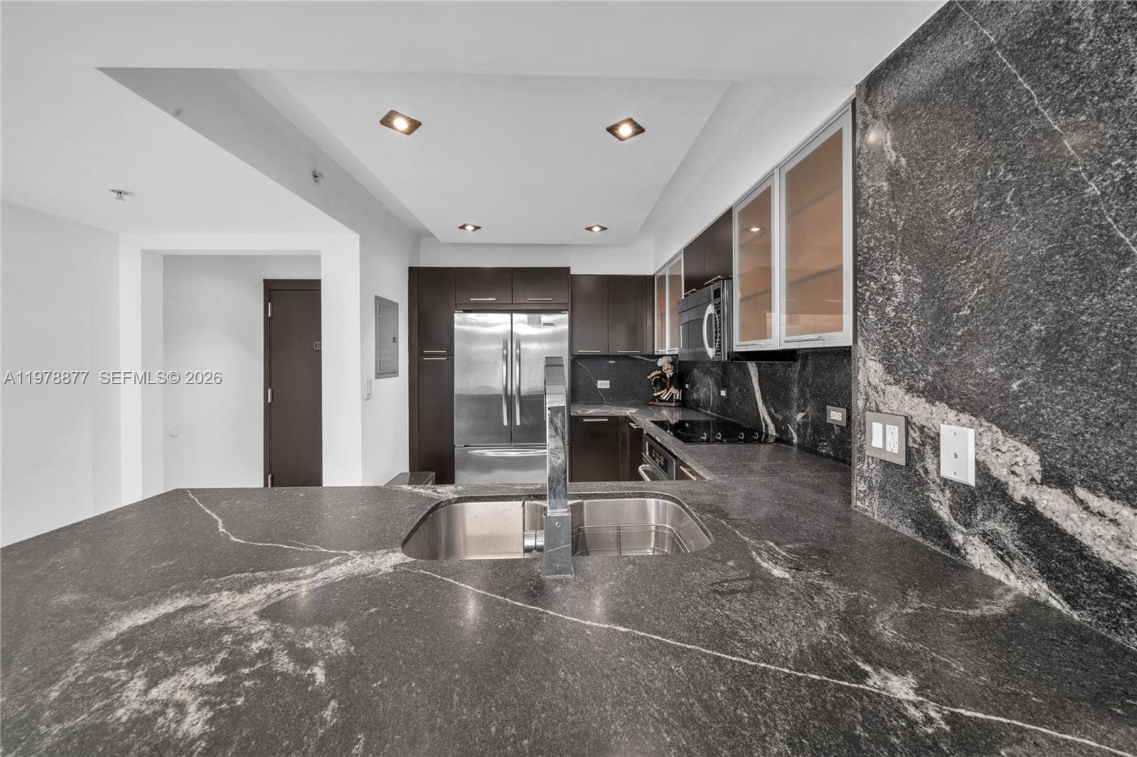 31 SE 5th St #407, Miami FL 33131