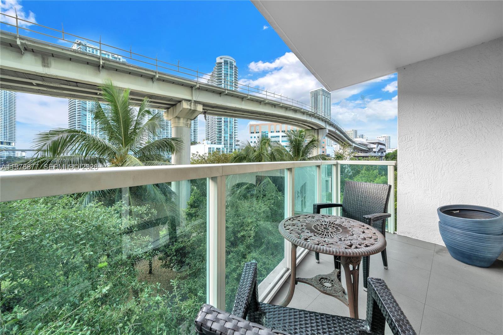 31 SE 5th St #407, Miami FL 33131