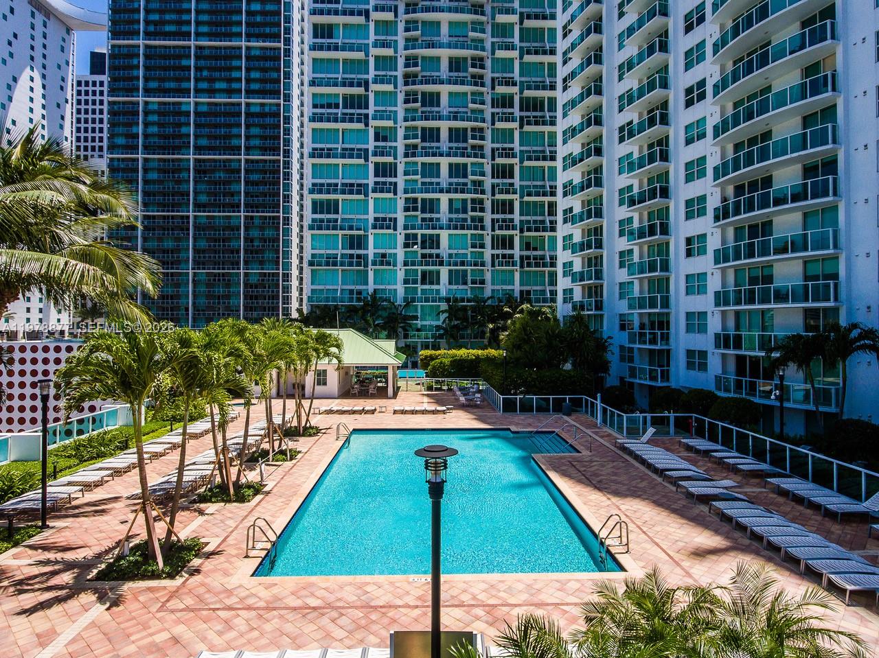 31 SE 5th St #407, Miami FL 33131