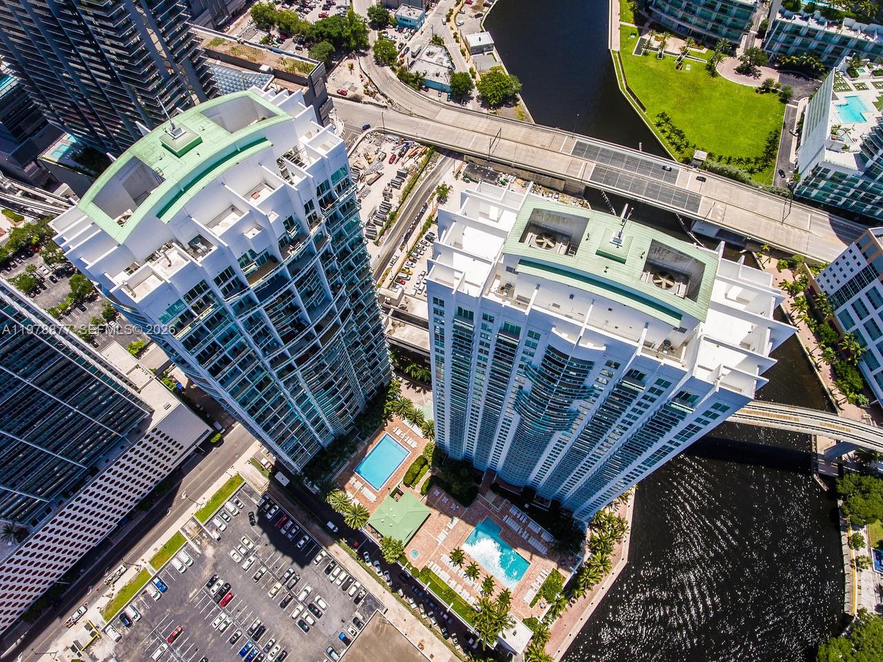 31 SE 5th St #407, Miami FL 33131