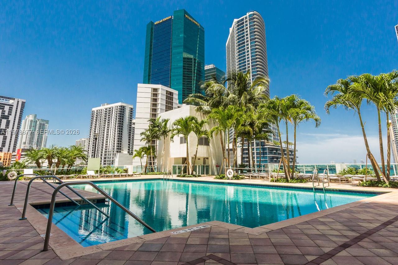 31 SE 5th St #407, Miami FL 33131
