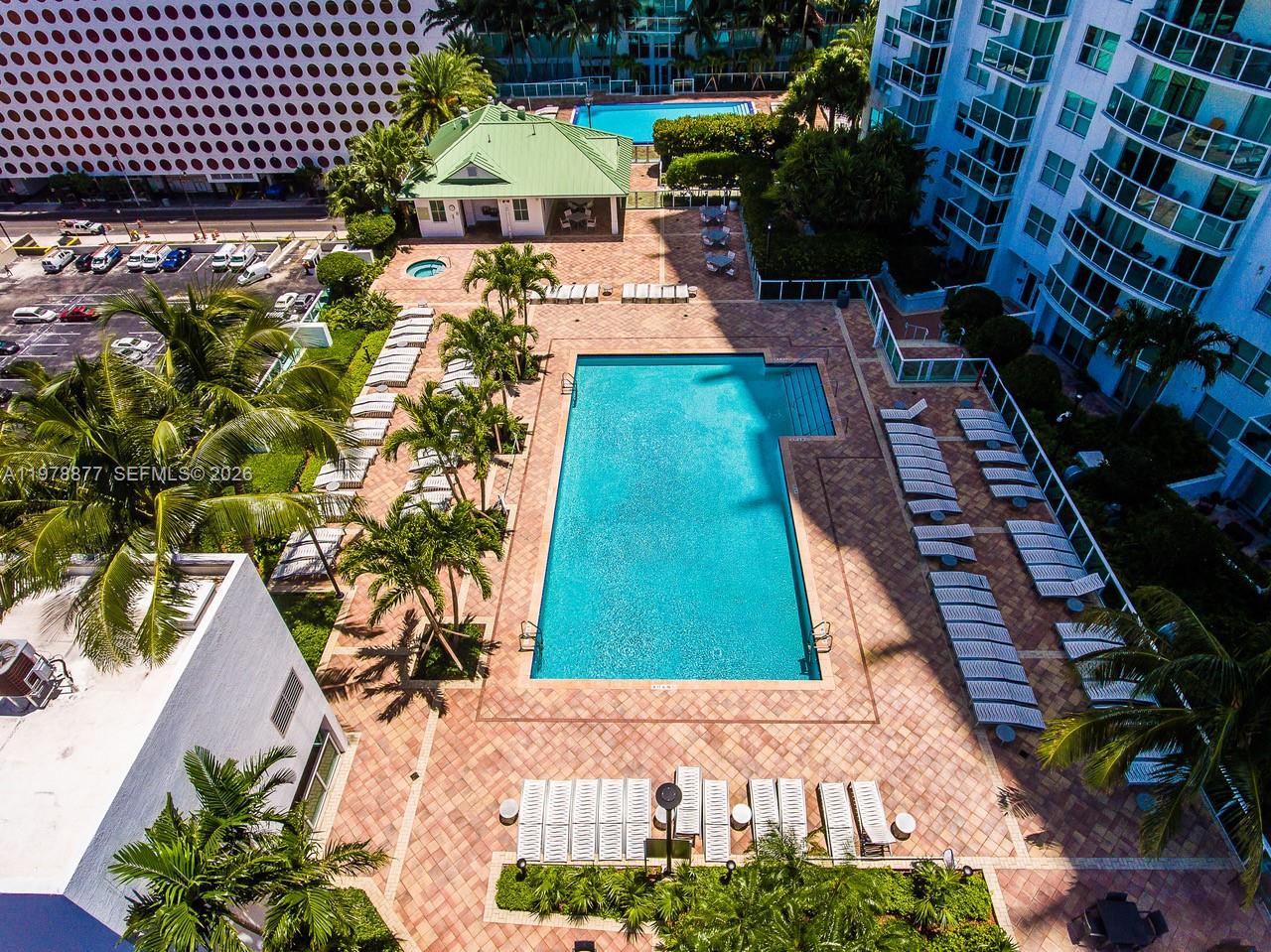 31 SE 5th St #407, Miami FL 33131