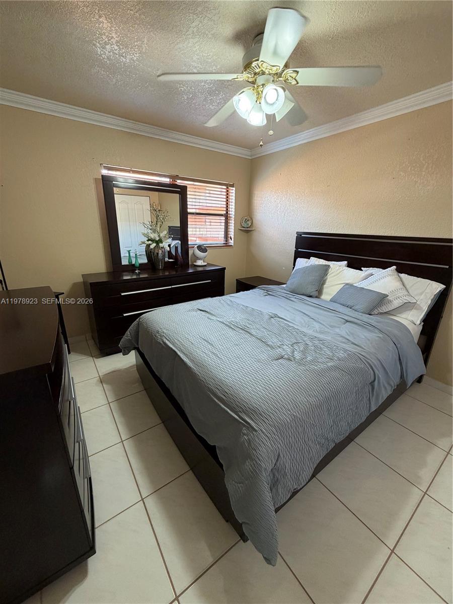 1800 W 54th St #309, Hialeah FL 33012