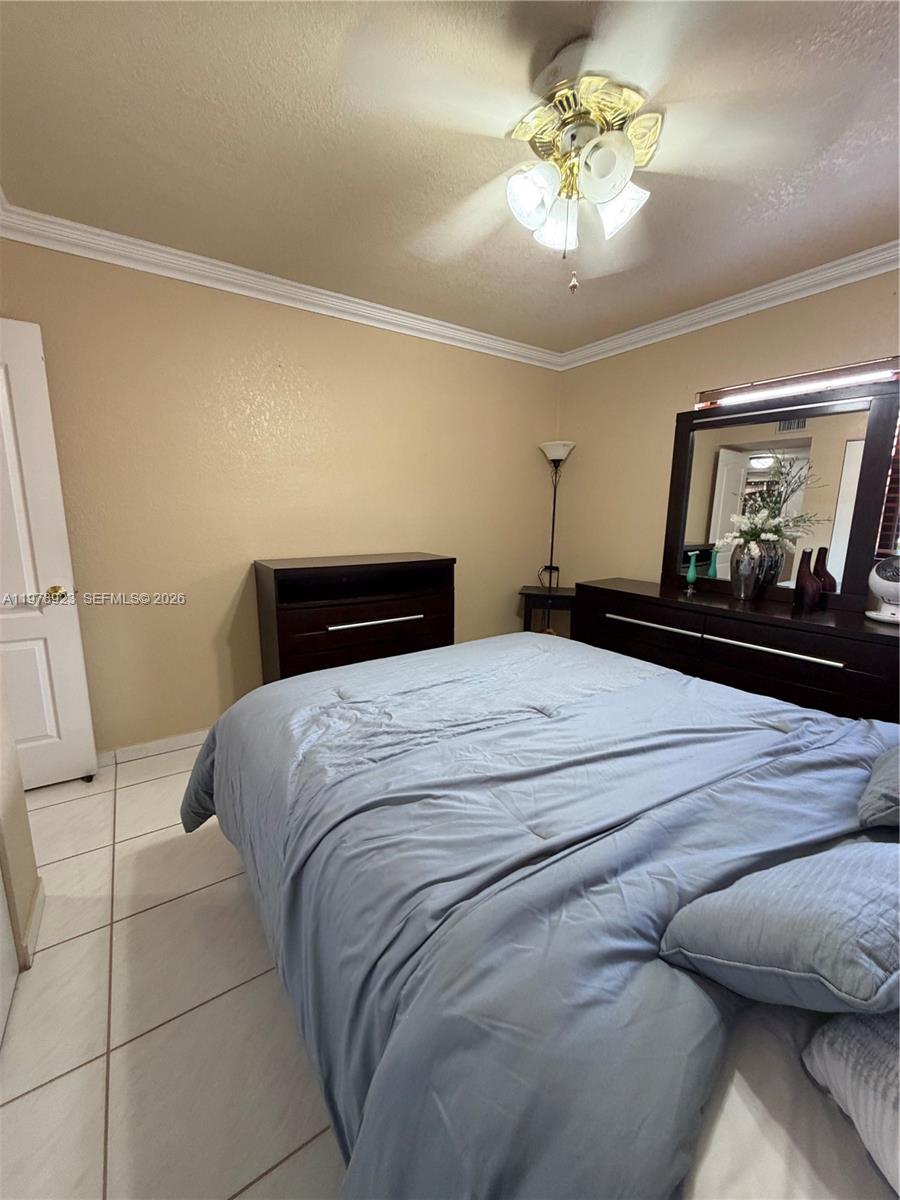 1800 W 54th St #309, Hialeah FL 33012