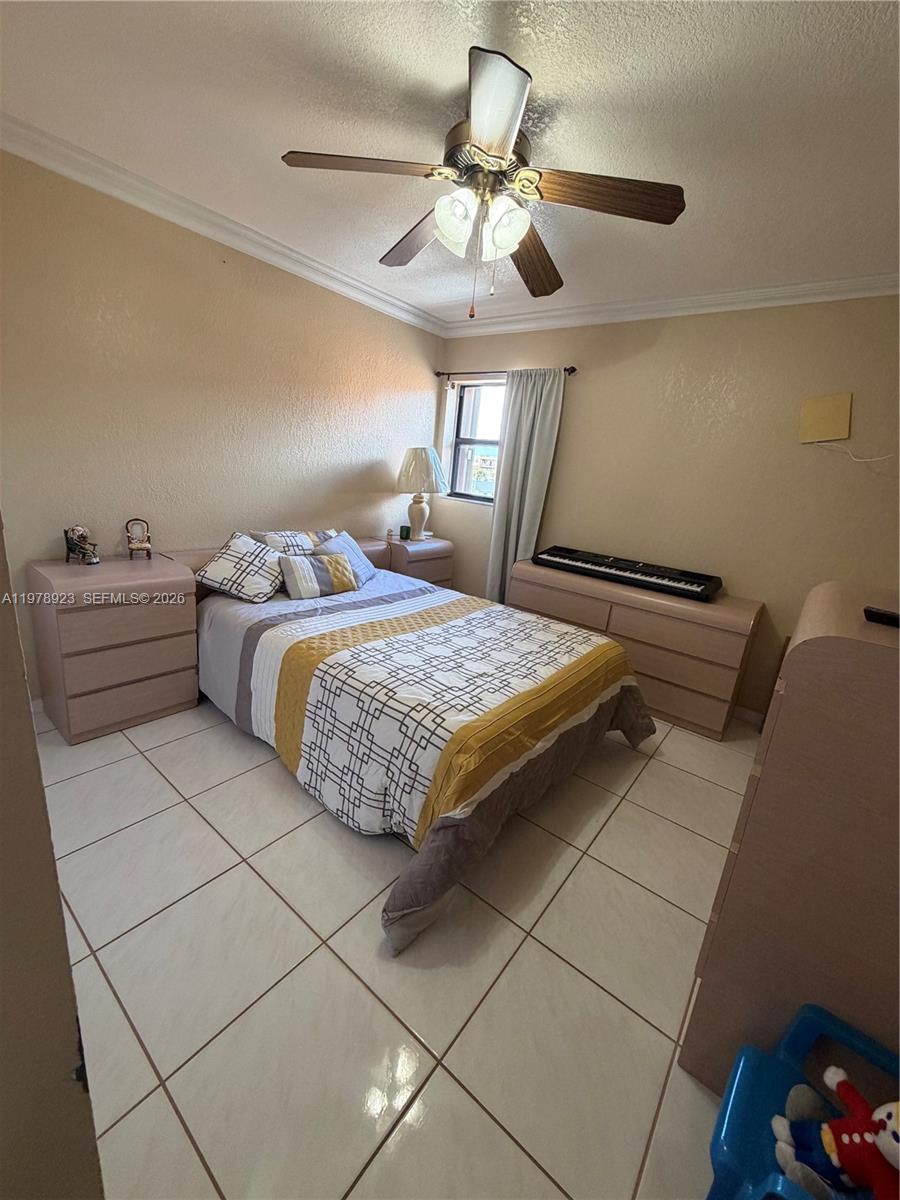 1800 W 54th St #309, Hialeah FL 33012