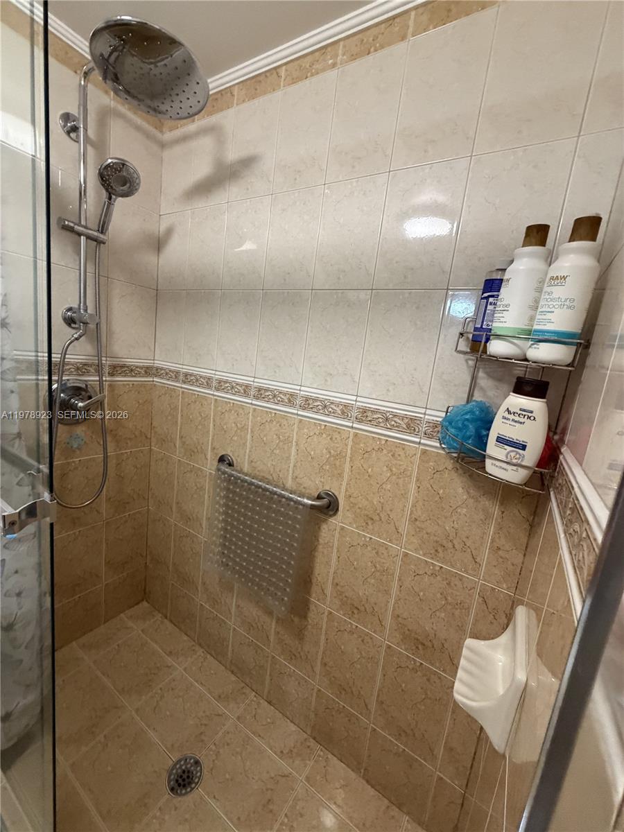 1800 W 54th St #309, Hialeah FL 33012