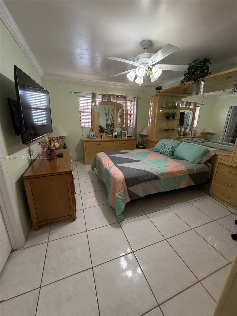 1800 W 54th St #309, Hialeah FL 33012