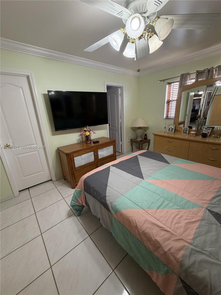 1800 W 54th St #309, Hialeah FL 33012
