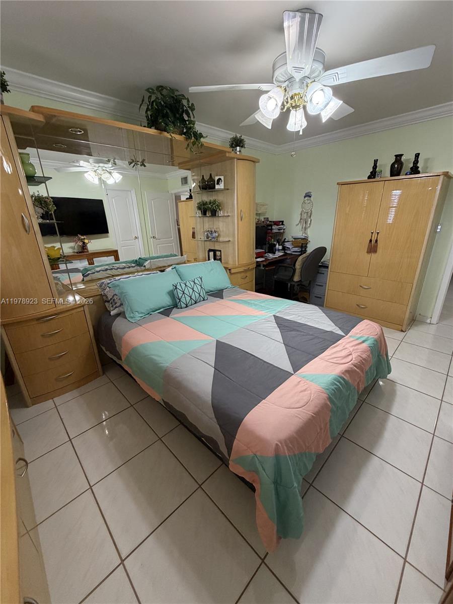 1800 W 54th St #309, Hialeah FL 33012