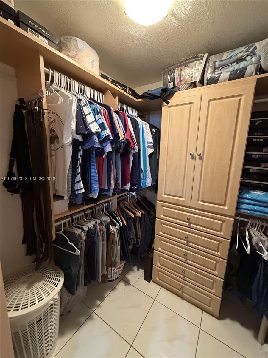 1800 W 54th St #309, Hialeah FL 33012