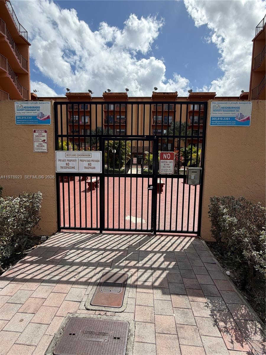 1800 W 54th St #309, Hialeah FL 33012