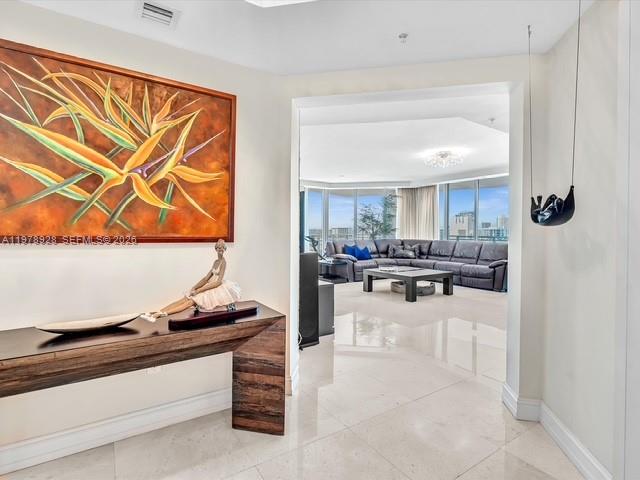 3535 S OCEAN DR #905, Hollywood FL 33019