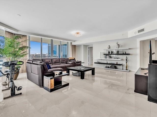 3535 S OCEAN DR #905, Hollywood FL 33019
