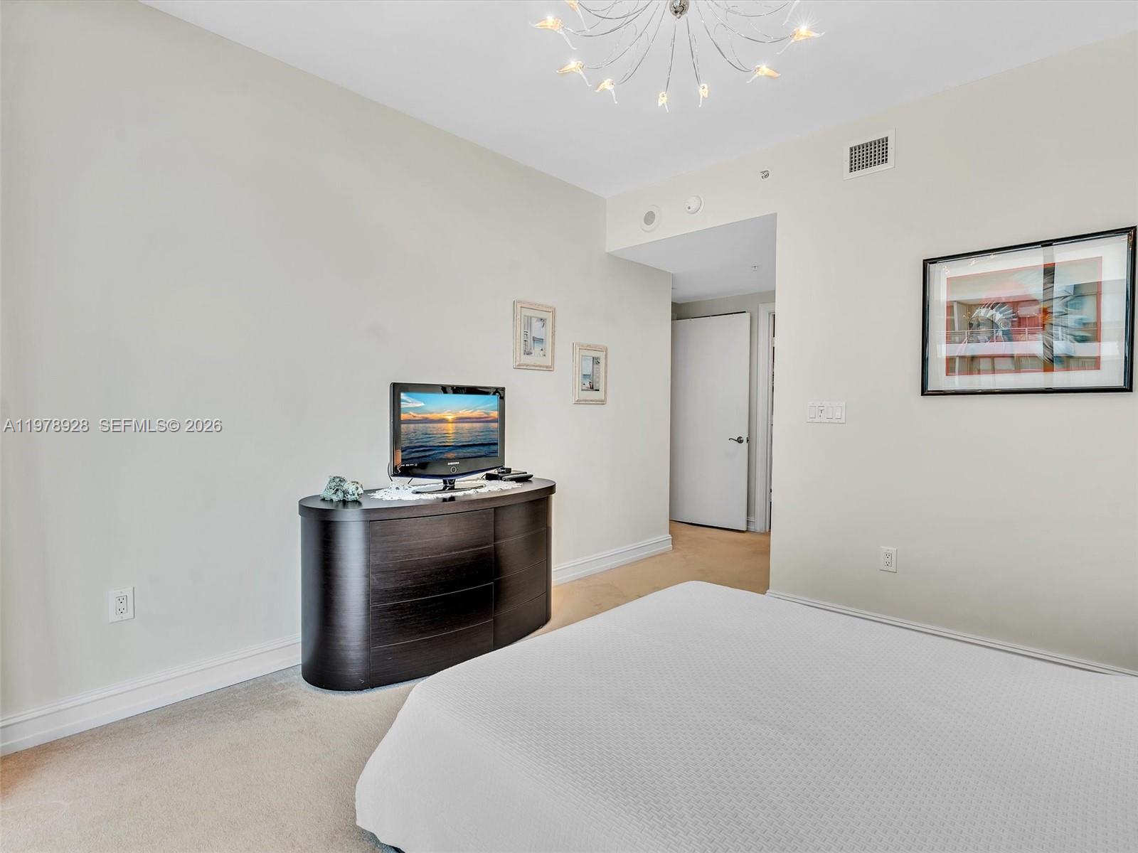 3535 S OCEAN DR #905, Hollywood FL 33019