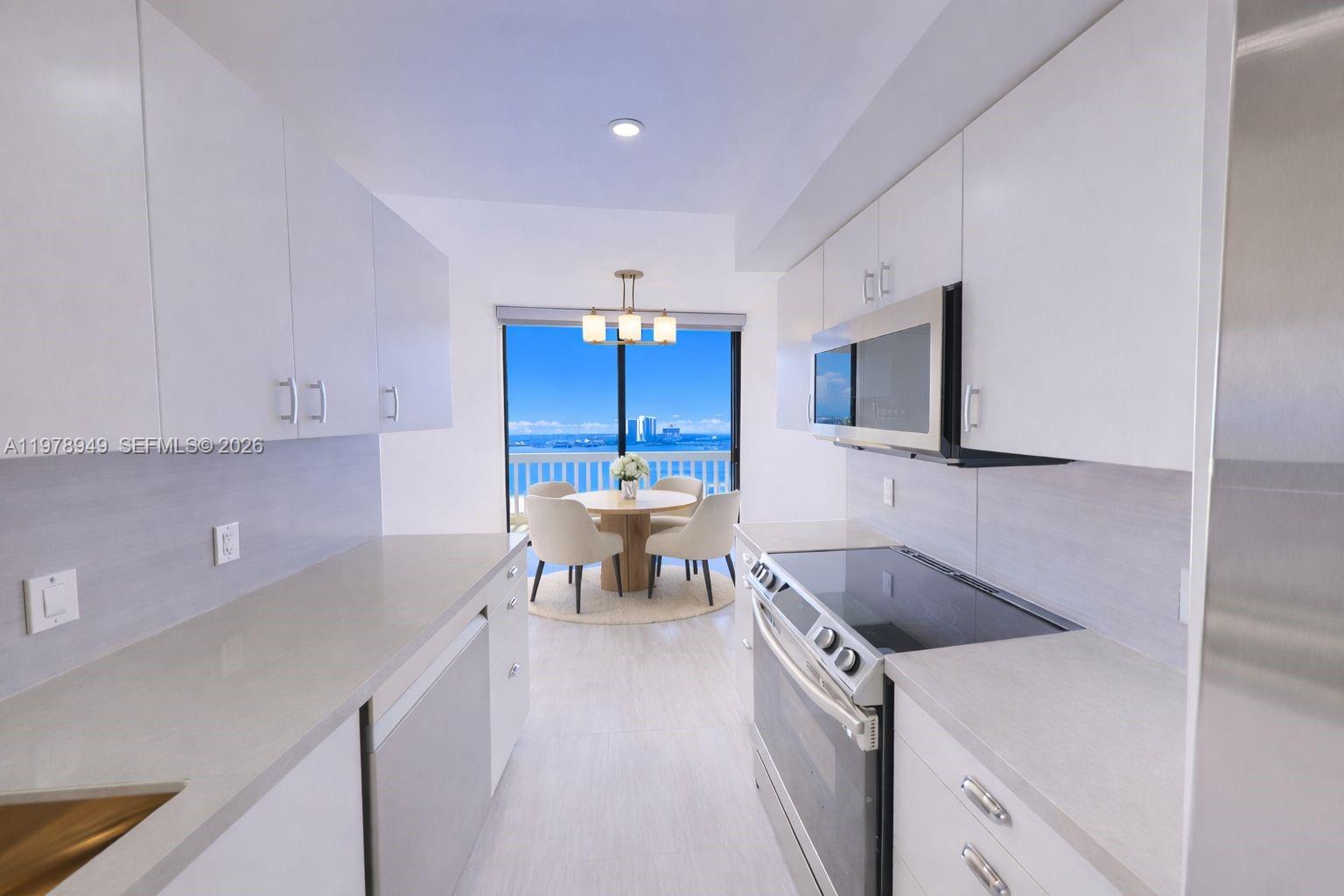 1000 W Island Blvd #1812, Aventura FL 33160
