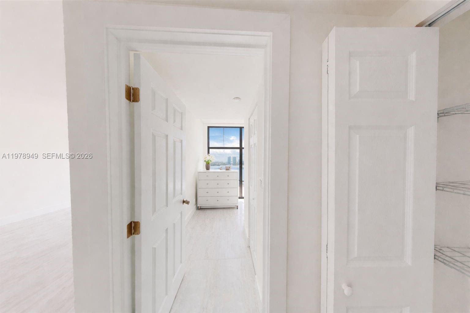 1000 W Island Blvd #1812, Aventura FL 33160