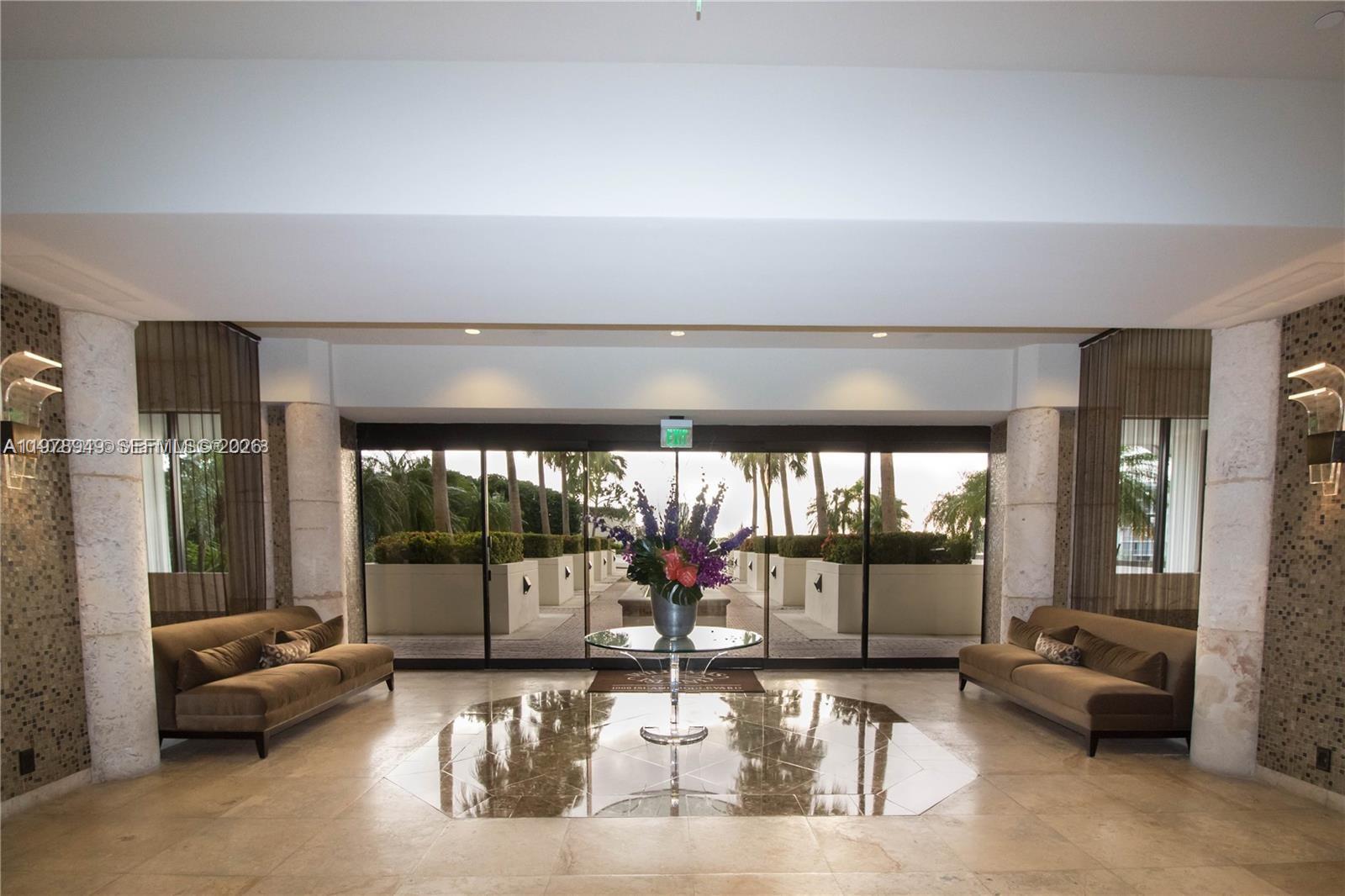 1000 W Island Blvd #1812, Aventura FL 33160