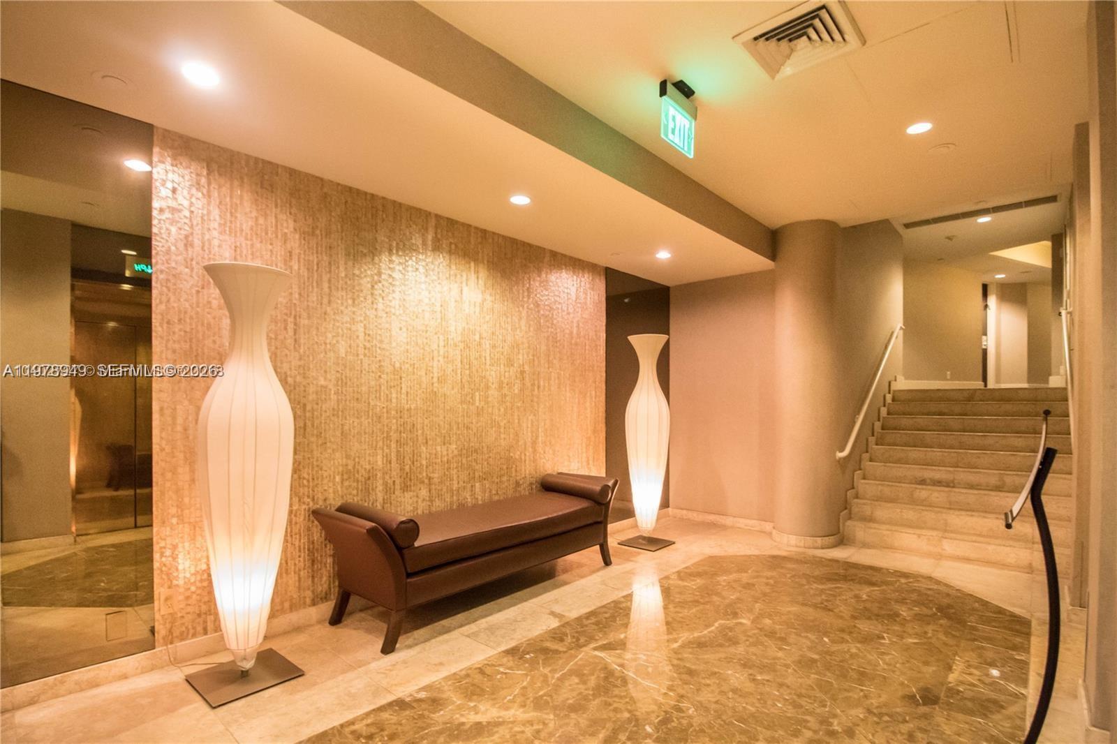 1000 W Island Blvd #1812, Aventura FL 33160