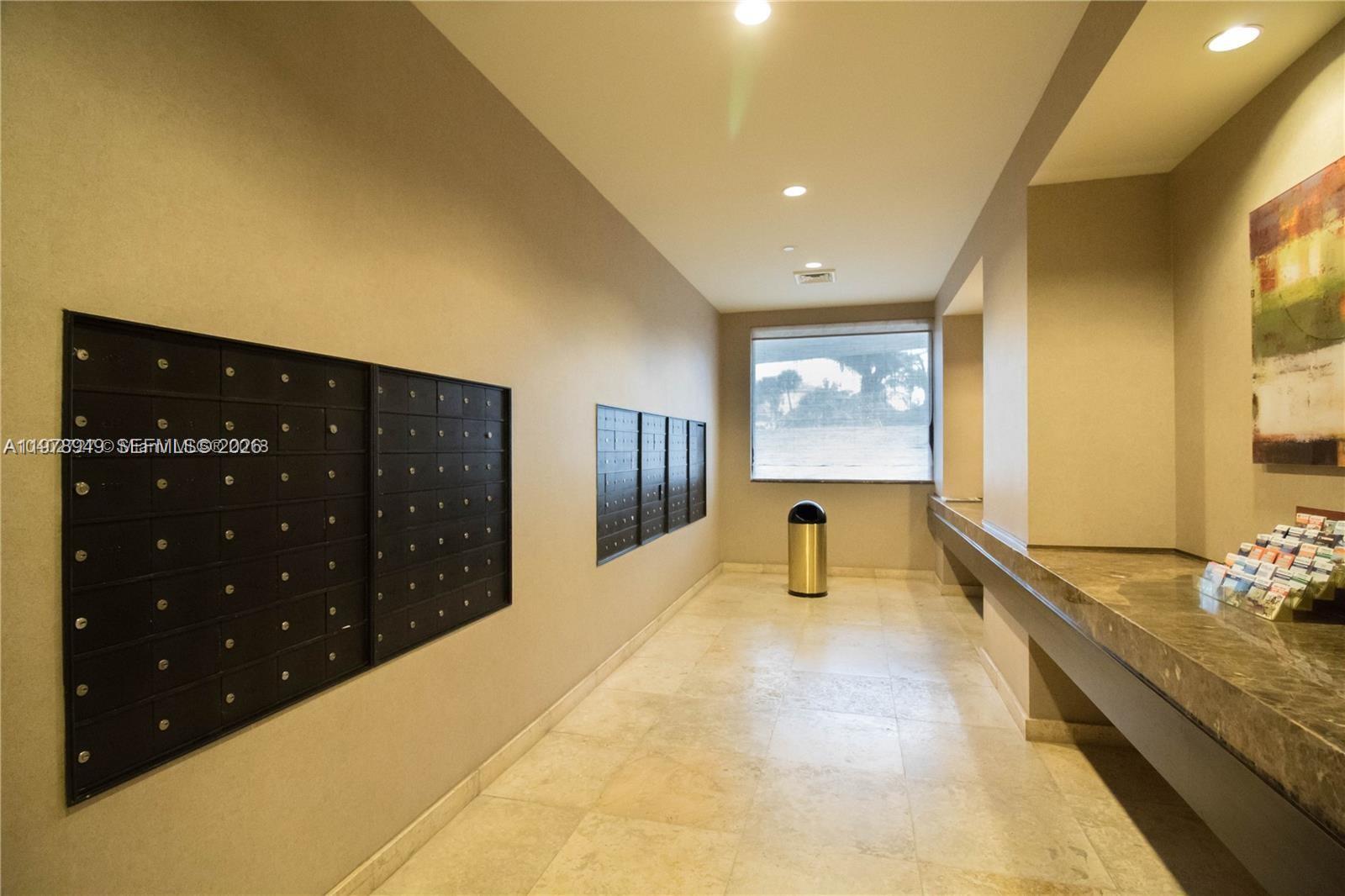 1000 W Island Blvd #1812, Aventura FL 33160