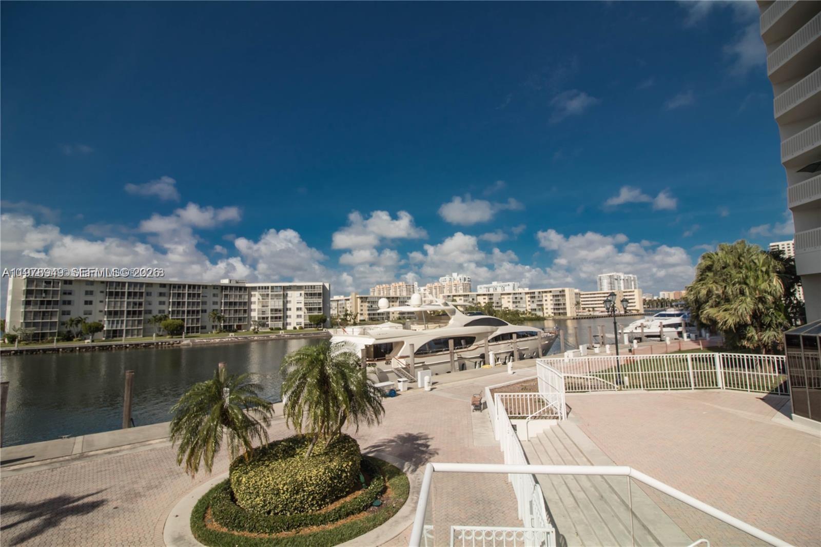 1000 W Island Blvd #1812, Aventura FL 33160