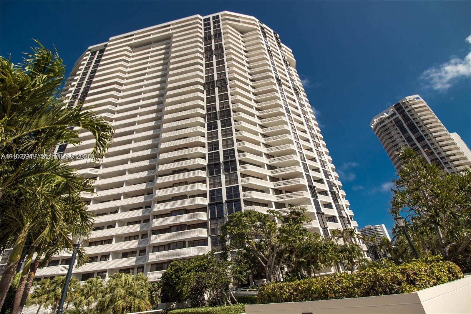 1000 W Island Blvd #1812, Aventura FL 33160