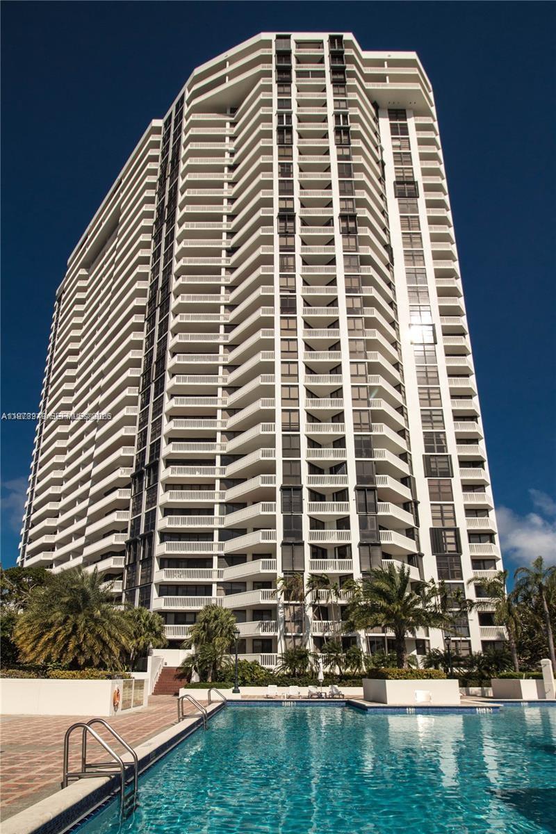 1000 W Island Blvd #1812, Aventura FL 33160